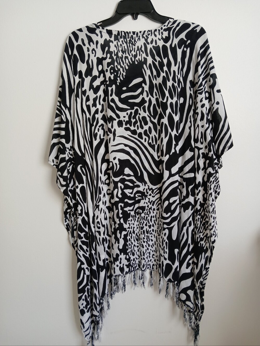Island Planet Tassle Hem Black White Boho Top - Picture 9 of 12